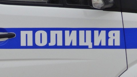 Полицейские Тарасовского района совместно с общественниками присоединились к акции «Борьба за урожай»